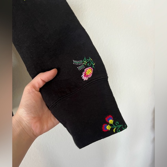 URLAZH Black Floral Embroidered Two Piece Loungewear Sweatsuit Women’s Size S - Picture 6 of 16